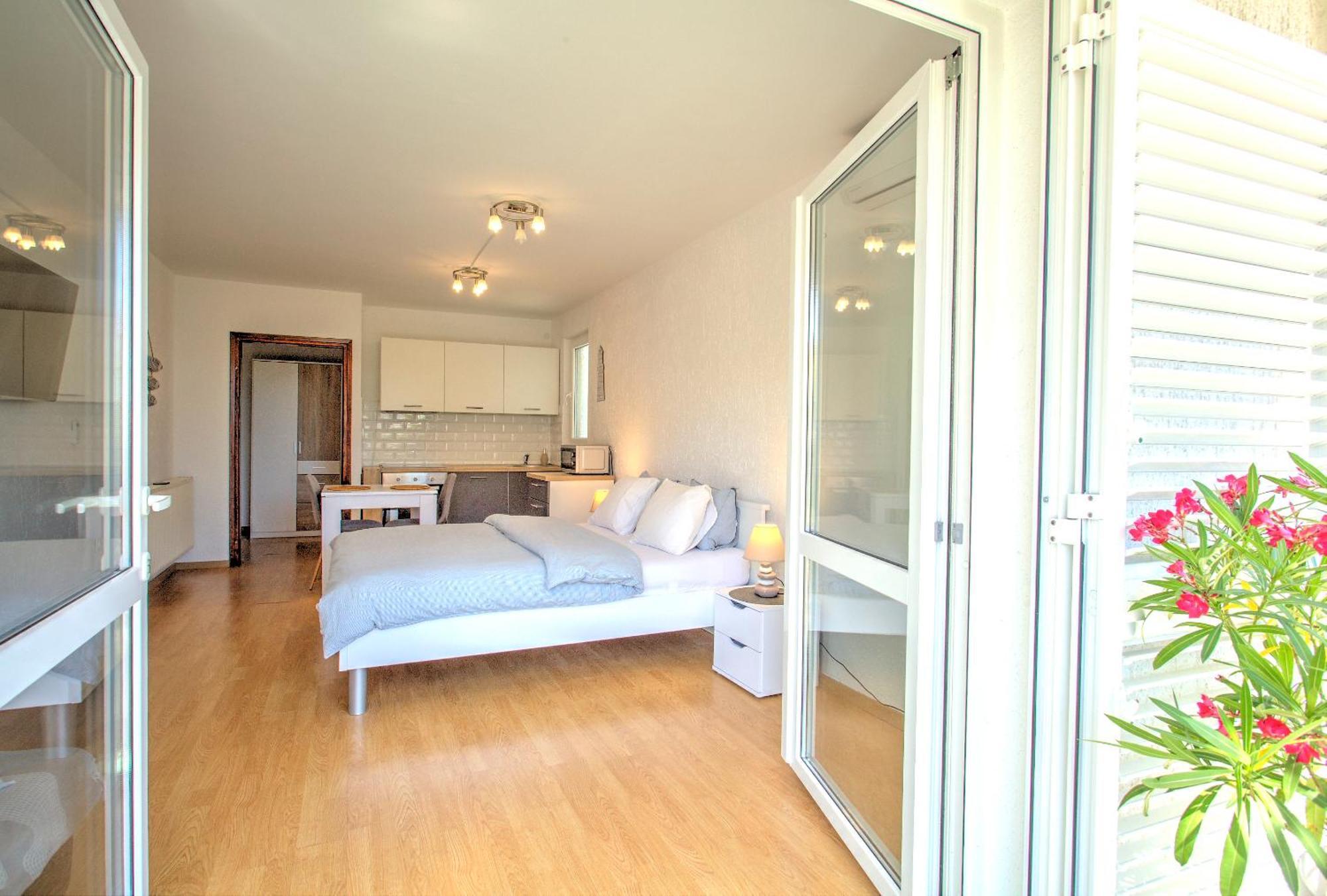 Anmarie Apartments تْسْغيكفانِتْسا المظهر الخارجي الصورة