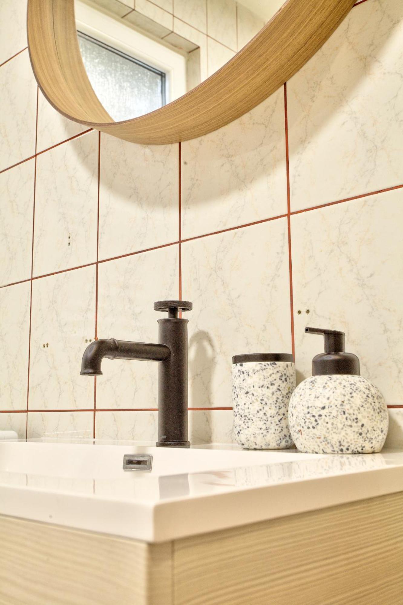 Anmarie Apartments تْسْغيكفانِتْسا المظهر الخارجي الصورة