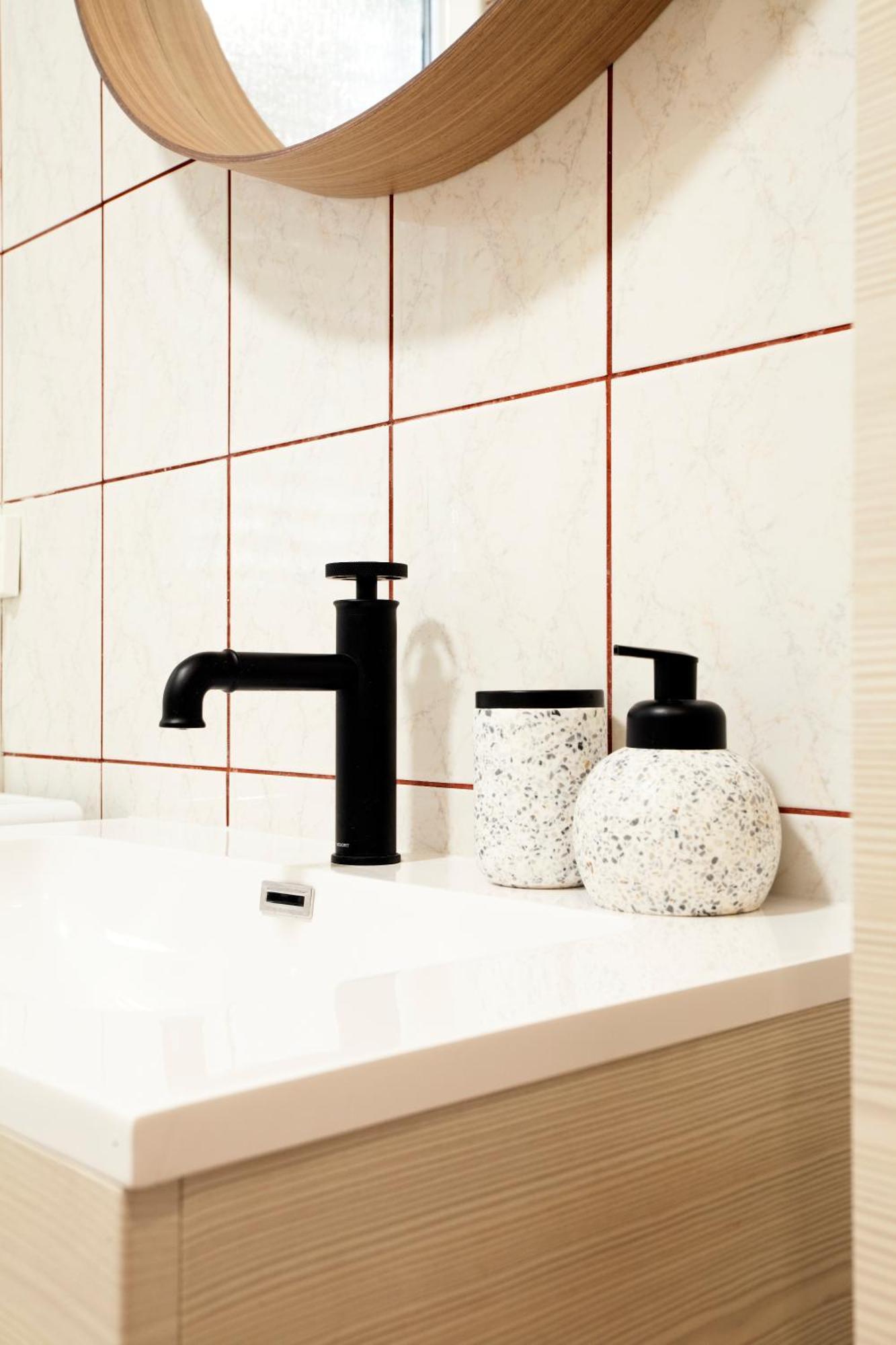 Anmarie Apartments تْسْغيكفانِتْسا المظهر الخارجي الصورة